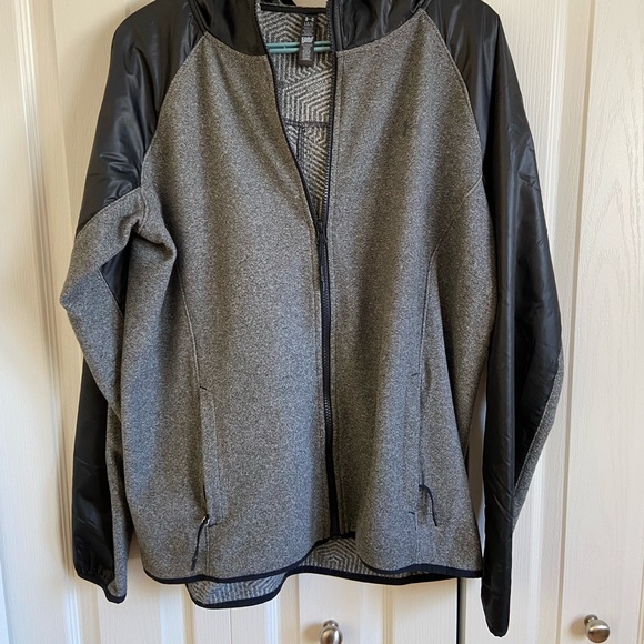 Under Armour Light Jacket - Picture 1 of 2